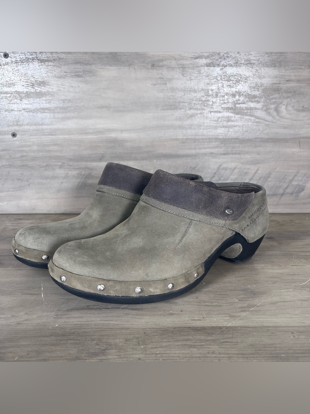 Merrell Drizzle Luxe Wrap Womens 7.5 Gray Olive Leather Studded Slip On Clogs